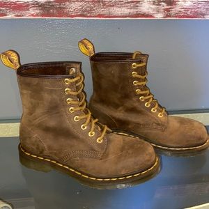 Brown Crazy Horse Doc Martens sz 38
